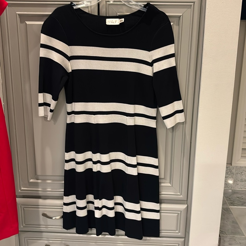 Size 14 net three-quarter length black-and-white dress